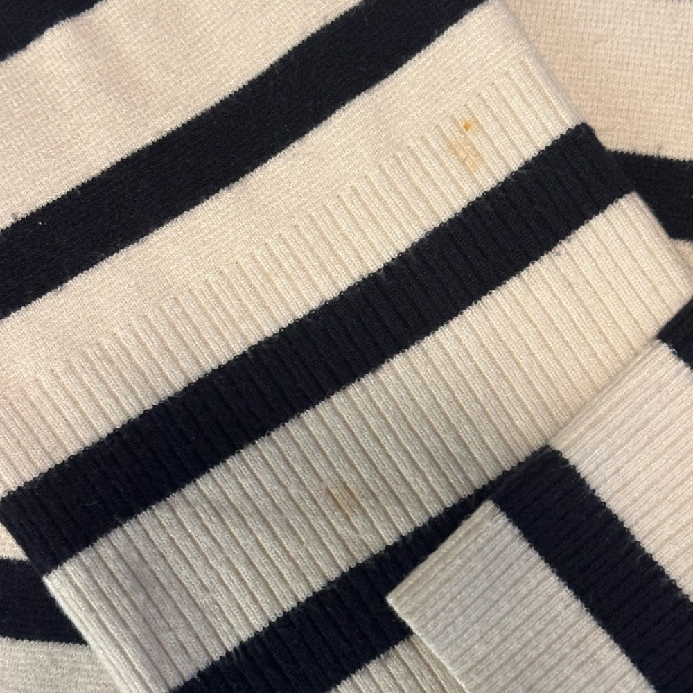 Abercrombie & Fitch Cream and Black Striped Sweater - Picture 4 of 4